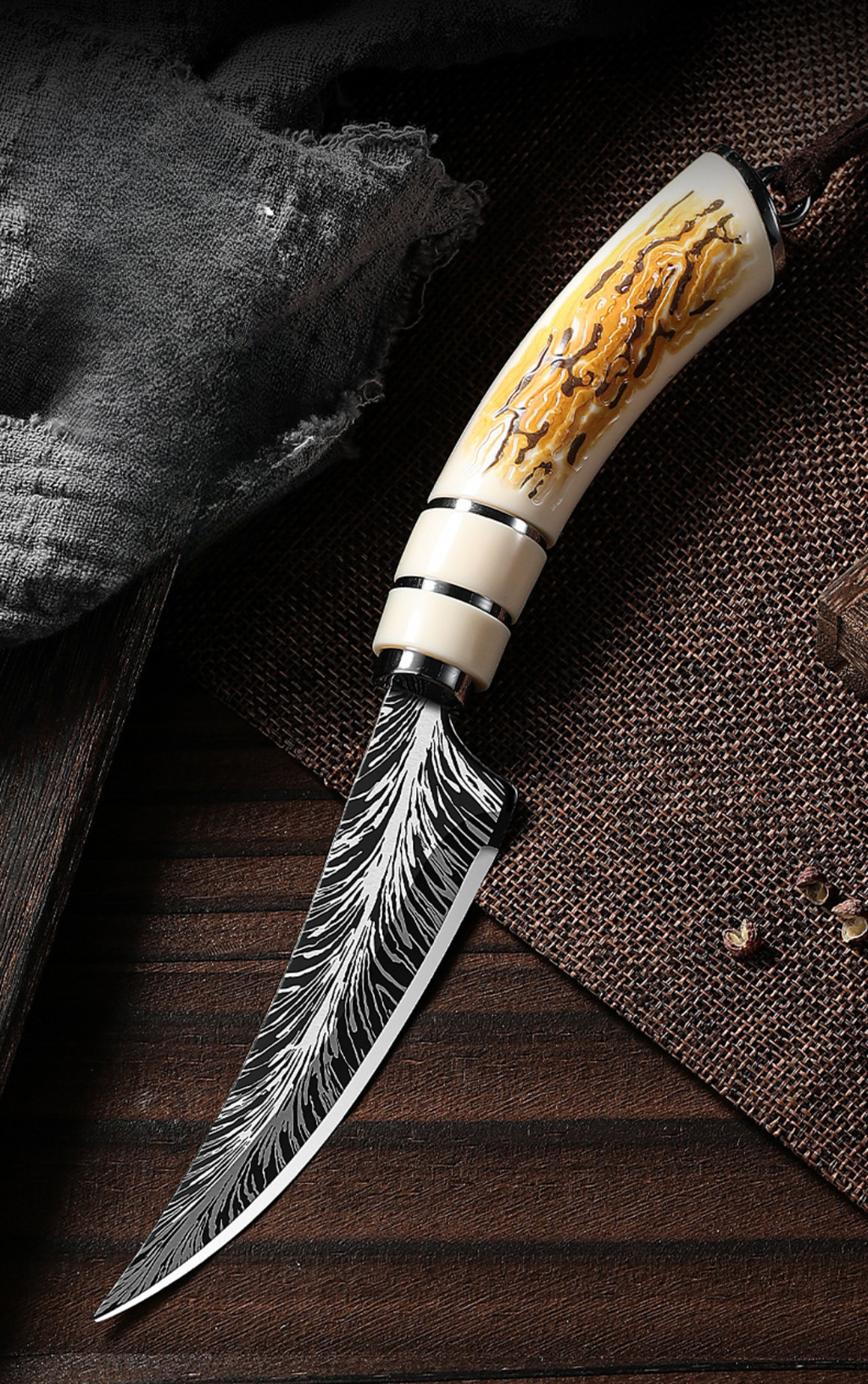 Zahnutý vykosťovací nôž