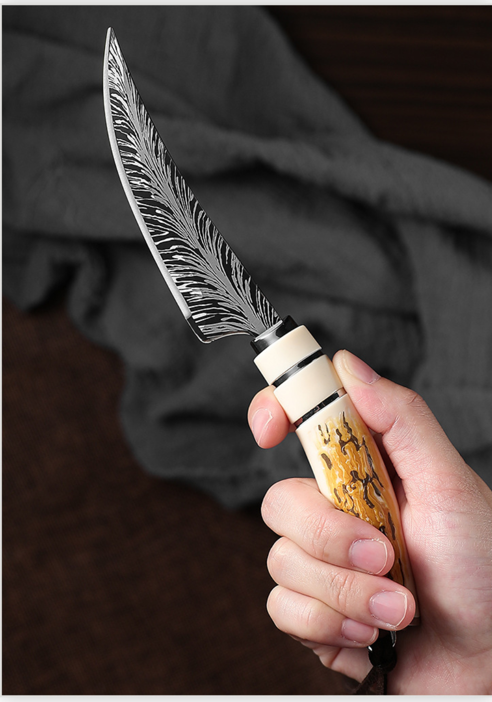 Zahnutý vykosťovací nôž